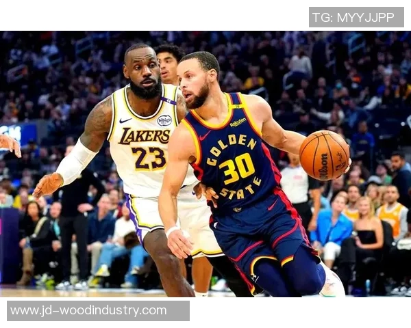 勇士与湖人精彩对决回放分析揭示比赛背后的战术与亮点