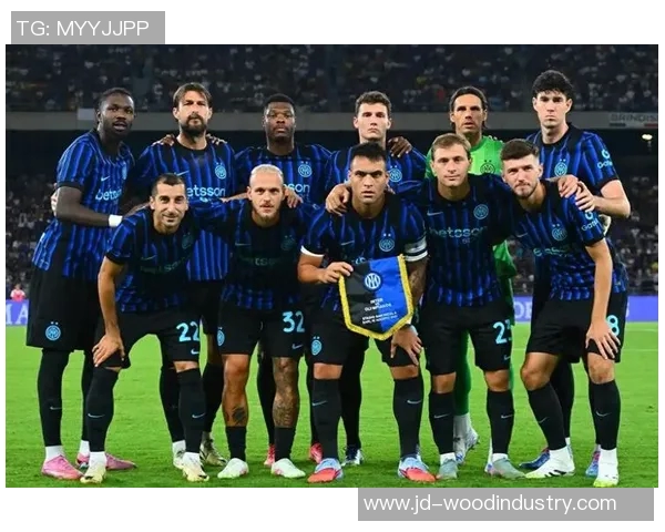 国米与里昂激战正酣赛果揭晓引发球迷热议