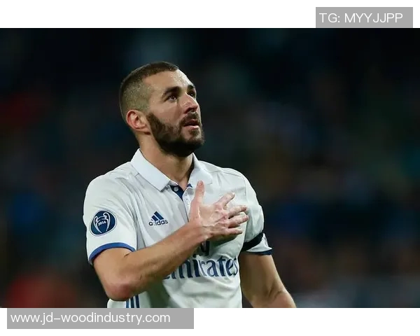 本泽马：从法国足球天才到全球瞩目的超级前锋之路