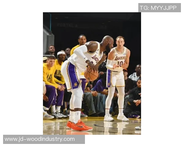 詹姆斯砍下40分10篮板7助攻湖人加时逆转勇士成功晋级季后赛 詹姆斯砍下40分10篮板7助攻湖人加时逆转勇士成功晋级季后赛